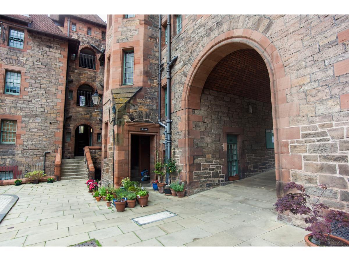 Historic Dean Village Treasure, Sleeps 4 เอดินบะระ ภายนอก รูปภาพ